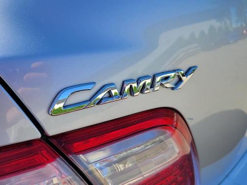 Classic Silver Metallic 2009 Toyota Camry LE