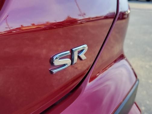 2022 Nissan Kicks SR