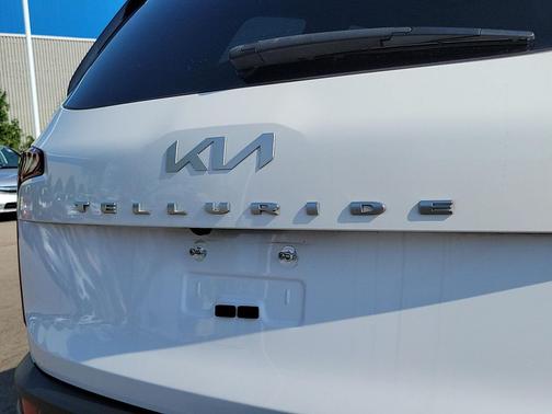 2022 Kia Telluride LX