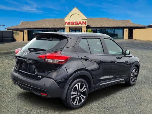 2020 Nissan Kicks SR