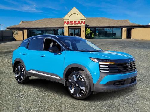 2025 Nissan Kicks SR