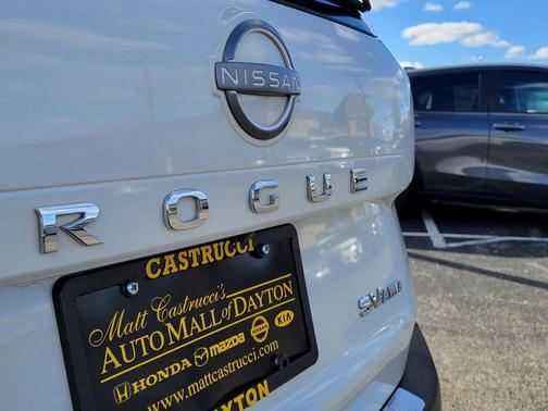 2022 Nissan Rogue SV