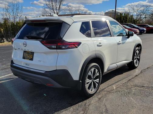 2022 Nissan Rogue SV