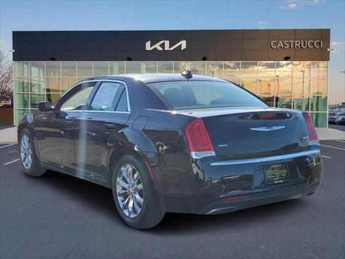 2016 Chrysler 300 Limited