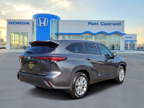 2022 Toyota Highlander Limited