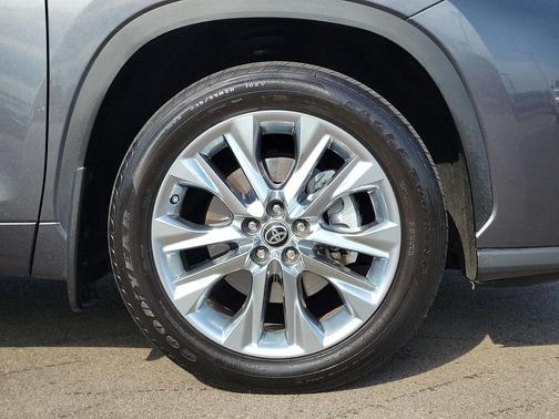 2022 Toyota Highlander Limited
