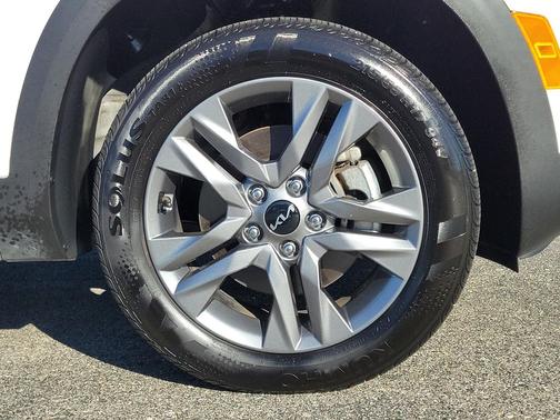 2023 Kia Seltos LX