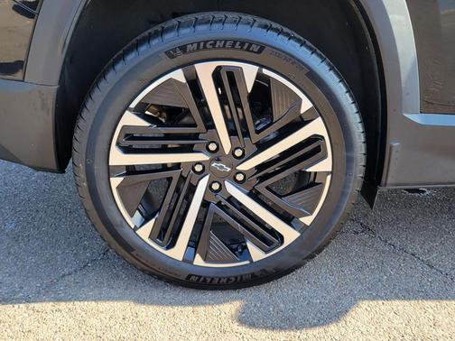 Mosaic Black Metallic 2026 Chevrolet Equinox FWD RS