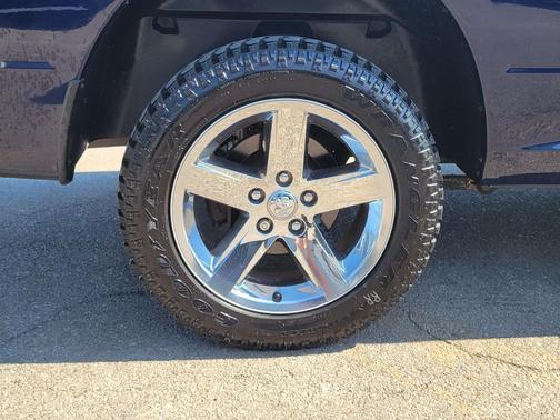 True Blue Pearlcoat 2018 RAM 1500 Express