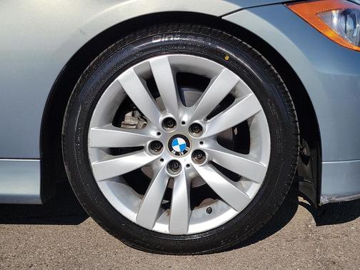 2006 BMW 325 325i