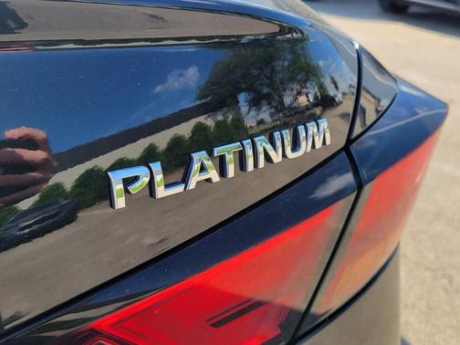 Super Black 2019 Nissan Altima 2.5 Platinum