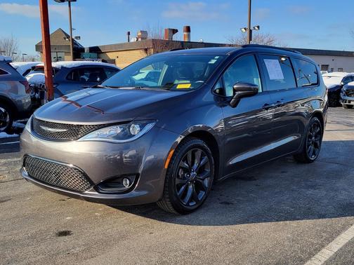 2018 Chrysler Pacifica Touring-L Plus