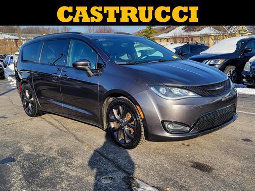 2018 Chrysler Pacifica Touring-L Plus