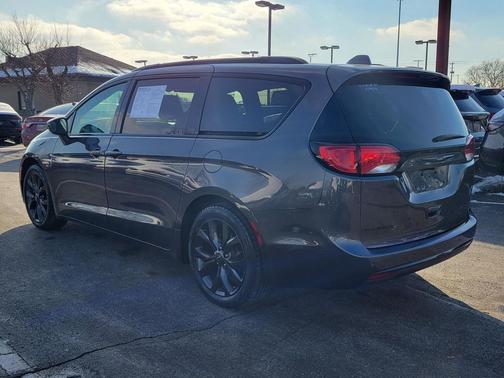 2018 Chrysler Pacifica Touring-L Plus