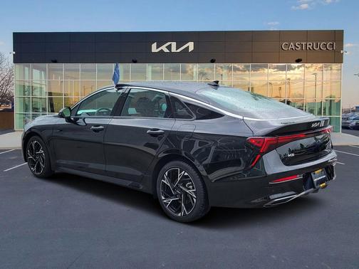 Aurora Black Pearl 2025 Kia K5 GT-Line