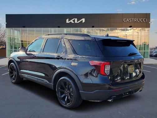 2023 Ford Explorer ST-Line