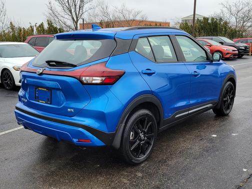 2023 Nissan Kicks SR