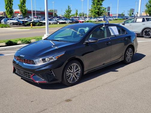 Aurora Black 2024 Kia Forte GT-Line