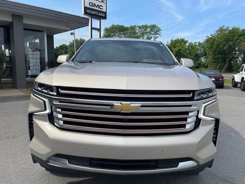 Photo 3 of 32 of 2021 Chevrolet Suburban High Country