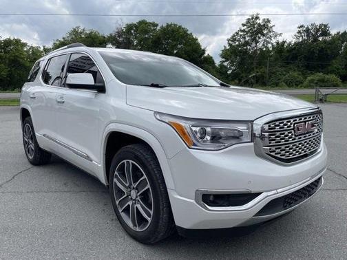 Photo 4 of 34 of 2019 GMC Acadia Denali