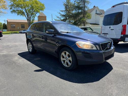 Blue 2013 Volvo XC60 3.2
