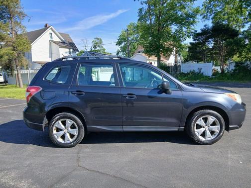 Black 2015 Subaru Forester 2.5i
