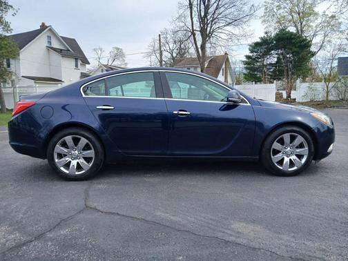 2012 Buick Regal Premium 2