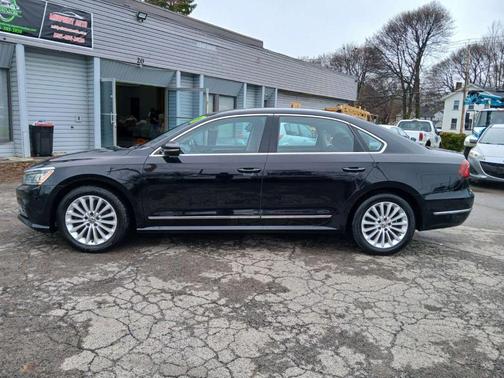 Black 2017 Volkswagen Passat 1.8T SE