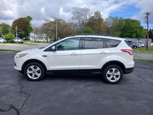 White 2014 Ford Escape SE