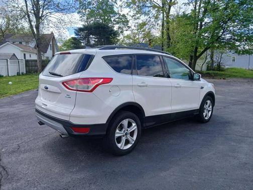 White 2014 Ford Escape SE