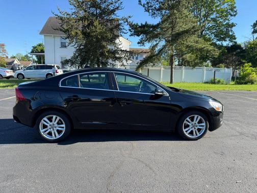 Black 2013 Volvo S60 T5