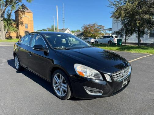 Black 2013 Volvo S60 T5