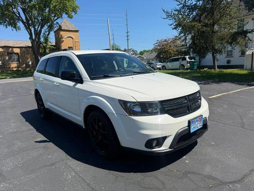 White 2014 Dodge Journey SXT