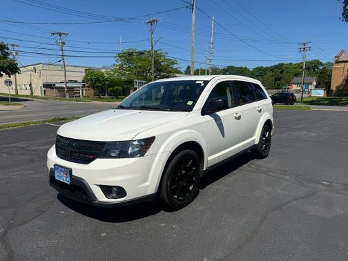 White 2014 Dodge Journey SXT