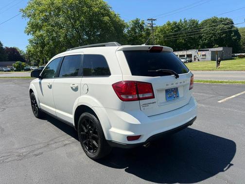 White 2014 Dodge Journey SXT