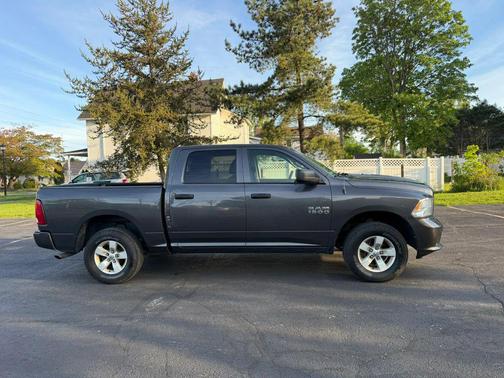 Granite Crystal Metallic Clearcoat 2016 RAM 1500 Tradesman/Express