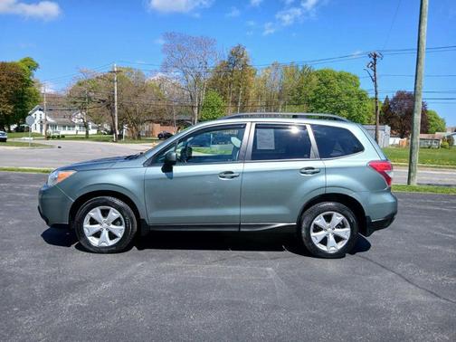 Green 2014 Subaru Forester 2.5i Premium
