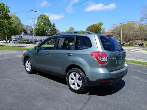 Green 2014 Subaru Forester 2.5i Premium
