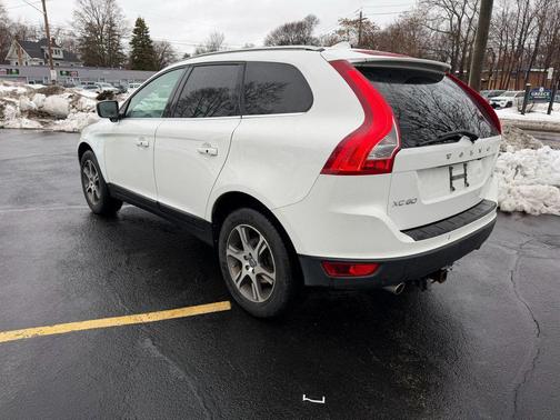 2012 Volvo XC60 T6 R-Design Platinum