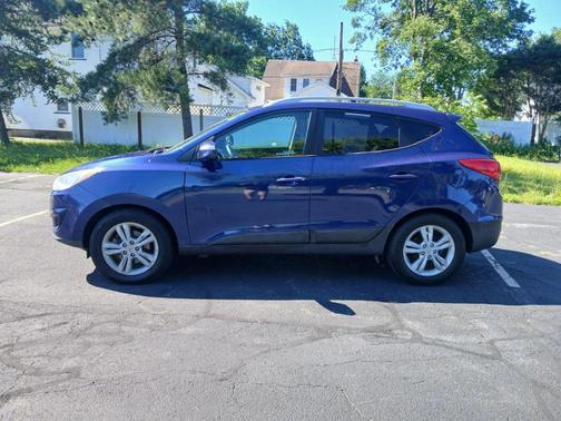 Blue 2012 Hyundai TUCSON GLS