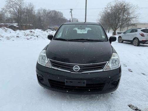 2011 Nissan Versa 1.8 S
