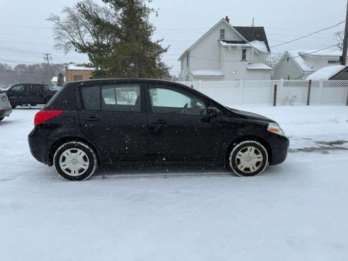 2011 Nissan Versa 1.8 S
