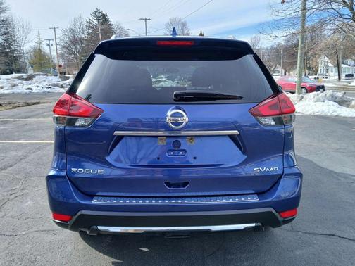 2018 Nissan Rogue SV