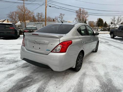 2015 Nissan Versa 1.6 SV