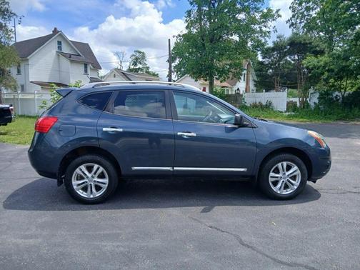 Blue 2015 Nissan Rogue Select S