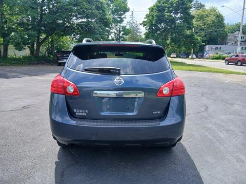 Blue 2015 Nissan Rogue Select S