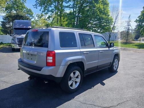 Gray 2016 Jeep Patriot Sport