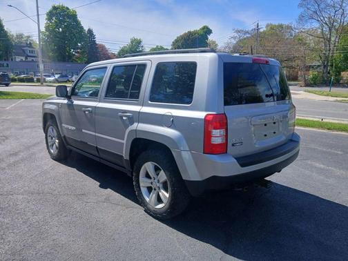 Gray 2016 Jeep Patriot Sport