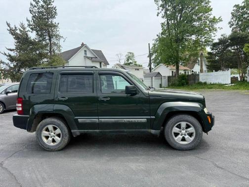 Green 2011 Jeep Liberty Sport