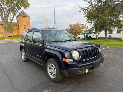 True Blue Pearlcoat 2017 Jeep Patriot Sport